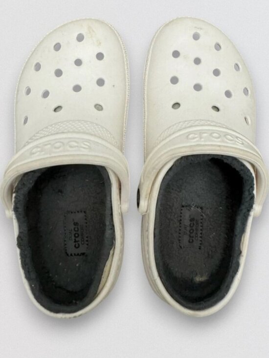 CROCS Shoes - Crocs White Lined Comfort Clogs Winter Slip On Shoes Unisex Size M5 W7
